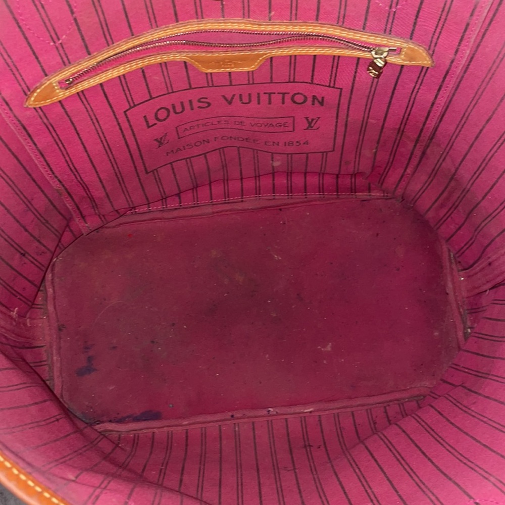 Louis Vuitton, Monogram Neverfull MM with Pouch - Picture 10 of 16